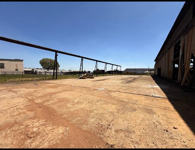 4,000M² WAREHOUSE FOR SALE IN BOKSBURG EAST